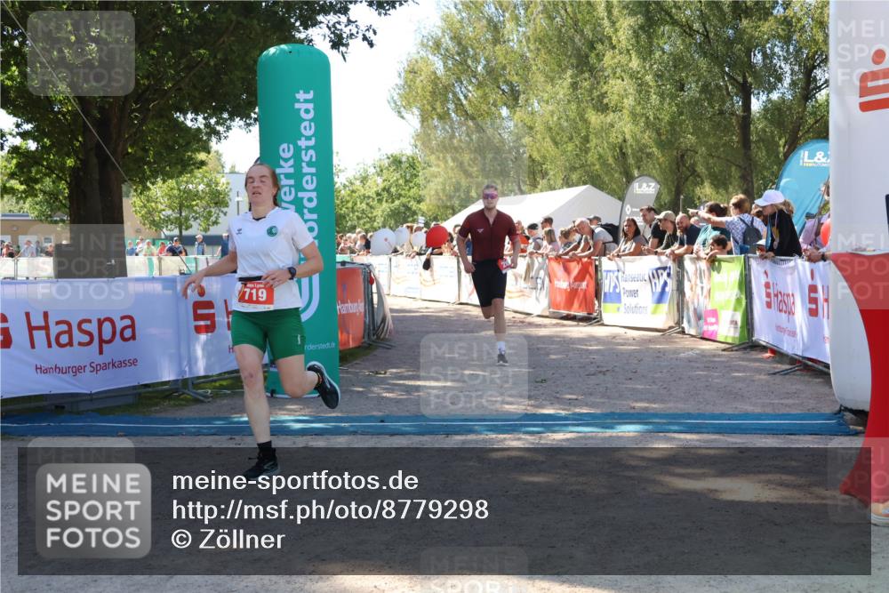 07.09.2025 - 19. Norderstedt Triathlon Zöllner http://msf.ph/oto/8779298 07.09.2025 12:37:40 Ziel 253, 280, 719, 861, 1244 meine-sportfotos.de
