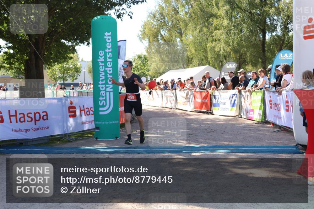 07.09.2025 - 19. Norderstedt Triathlon Zöllner http://msf.ph/oto/8779445 07.09.2025 12:38:32 Ziel 136, 859 meine-sportfotos.de
