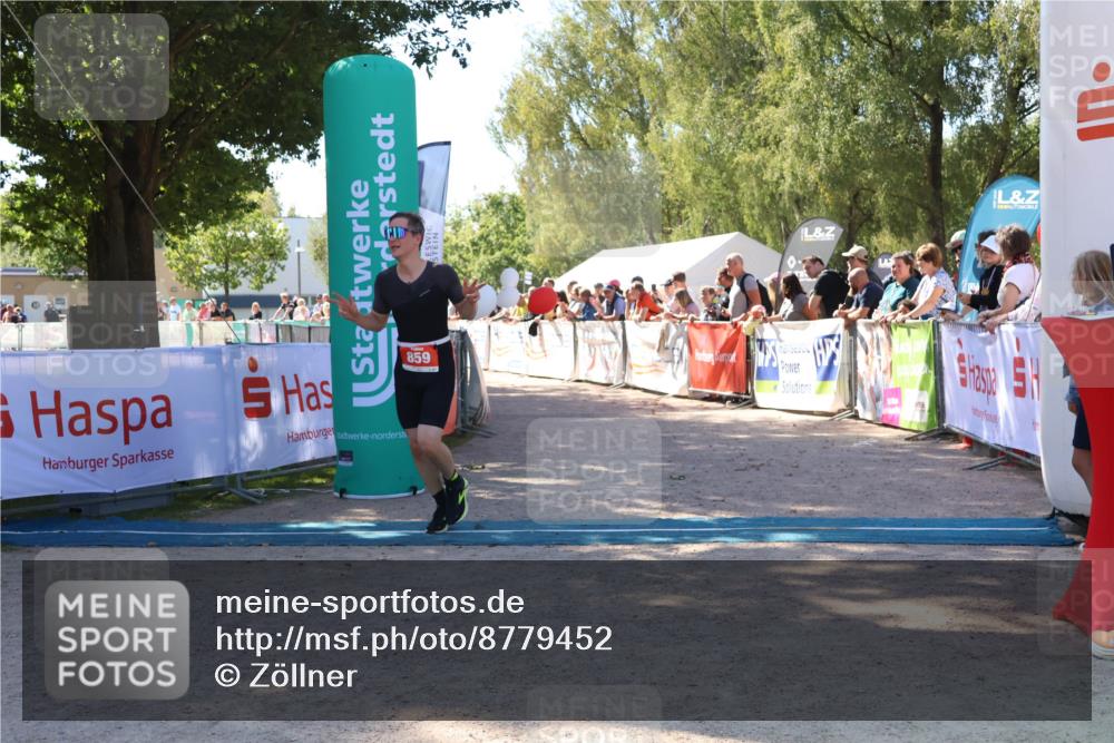 07.09.2025 - 19. Norderstedt Triathlon Zöllner http://msf.ph/oto/8779452 07.09.2025 12:38:32 Ziel 136, 859 meine-sportfotos.de