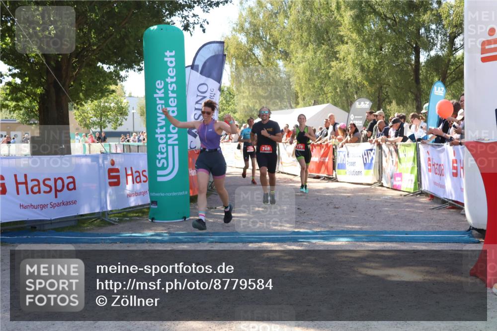 07.09.2025 - 19. Norderstedt Triathlon Zöllner http://msf.ph/oto/8779584 07.09.2025 12:40:15 Ziel 748, 763, 767, 778, 1239 meine-sportfotos.de