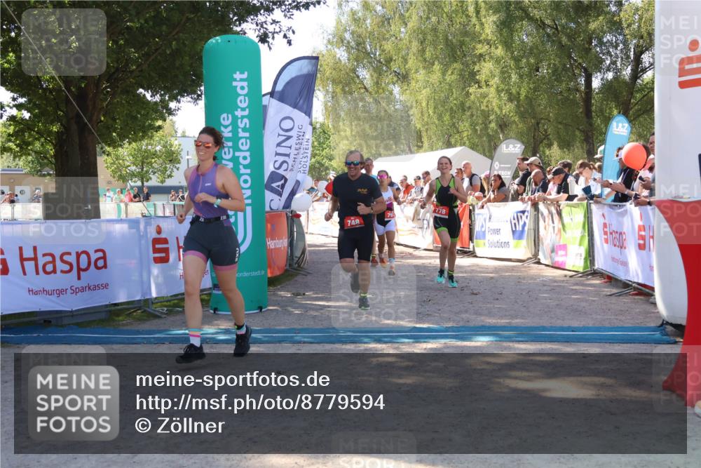 07.09.2025 - 19. Norderstedt Triathlon Zöllner http://msf.ph/oto/8779594 07.09.2025 12:40:15 Ziel 748, 763, 767, 778, 1239 meine-sportfotos.de