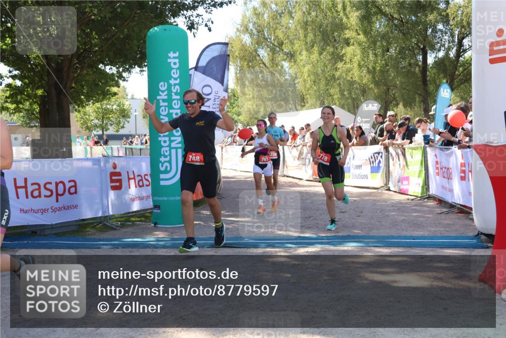 07.09.2025 - 19. Norderstedt Triathlon Zöllner http://msf.ph/oto/8779597 07.09.2025 12:40:16 Ziel 748, 763, 767, 778, 1239 meine-sportfotos.de
