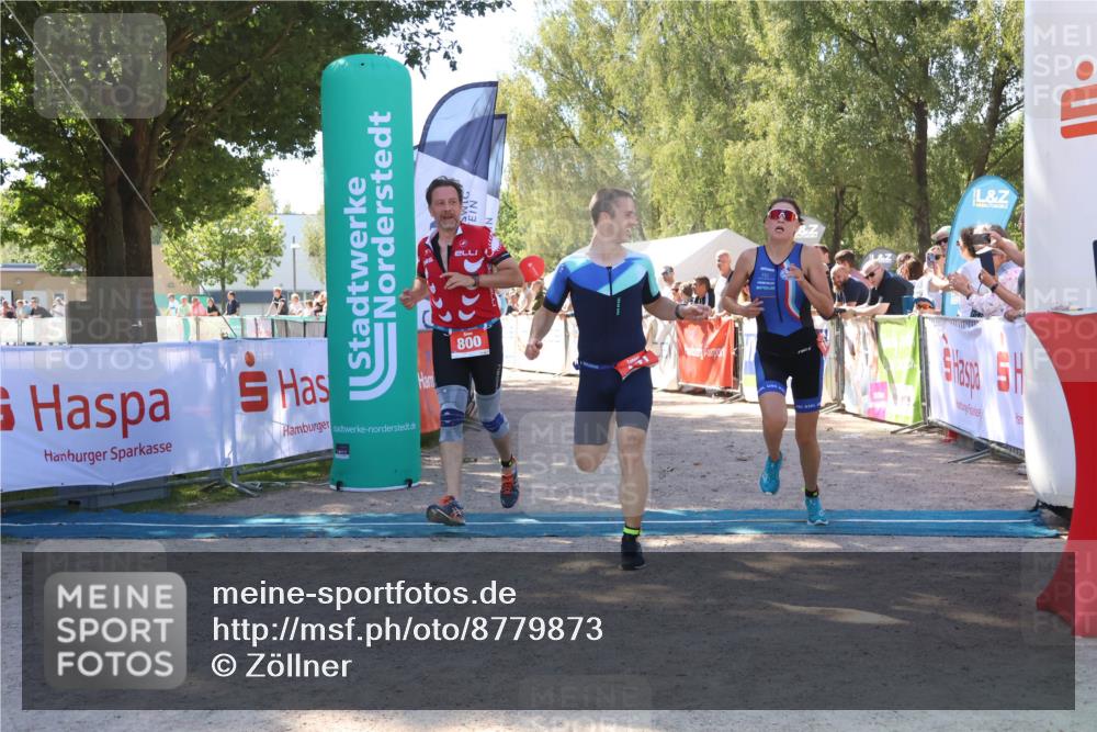07.09.2025 - 19. Norderstedt Triathlon Zöllner http://msf.ph/oto/8779873 07.09.2025 12:42:28 Ziel 168, 741, 800 meine-sportfotos.de