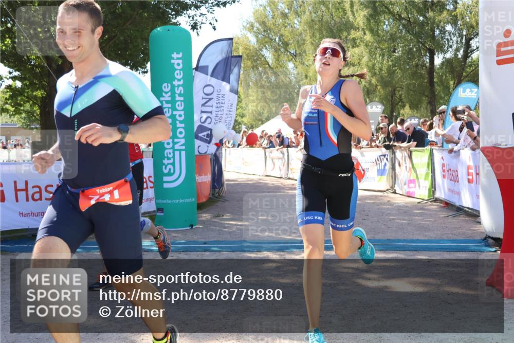 07.09.2025 - 19. Norderstedt Triathlon Zöllner http://msf.ph/oto/8779880 07.09.2025 12:42:29 Ziel 168, 215, 741, 800 meine-sportfotos.de