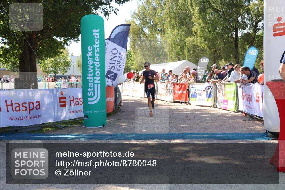 07.09.2025 - 19. Norderstedt Triathlon Zöllner http://msf.ph/oto/8780048 07.09.2025 12:46:44 Ziel 1233 meine-sportfotos.de