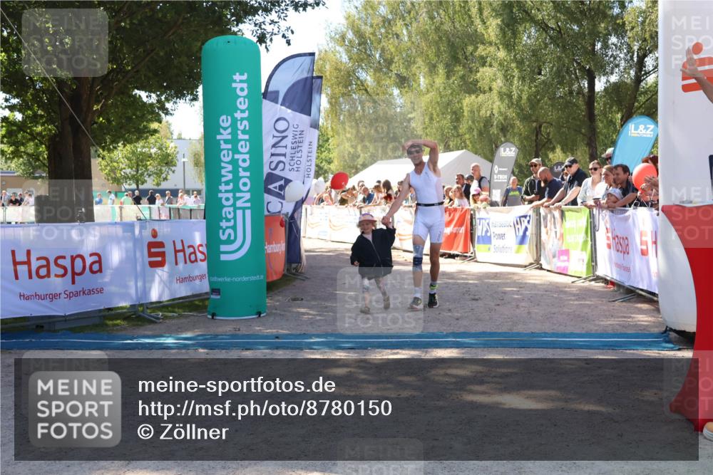 07.09.2025 - 19. Norderstedt Triathlon Zöllner http://msf.ph/oto/8780150 07.09.2025 12:47:13 Ziel 697 meine-sportfotos.de