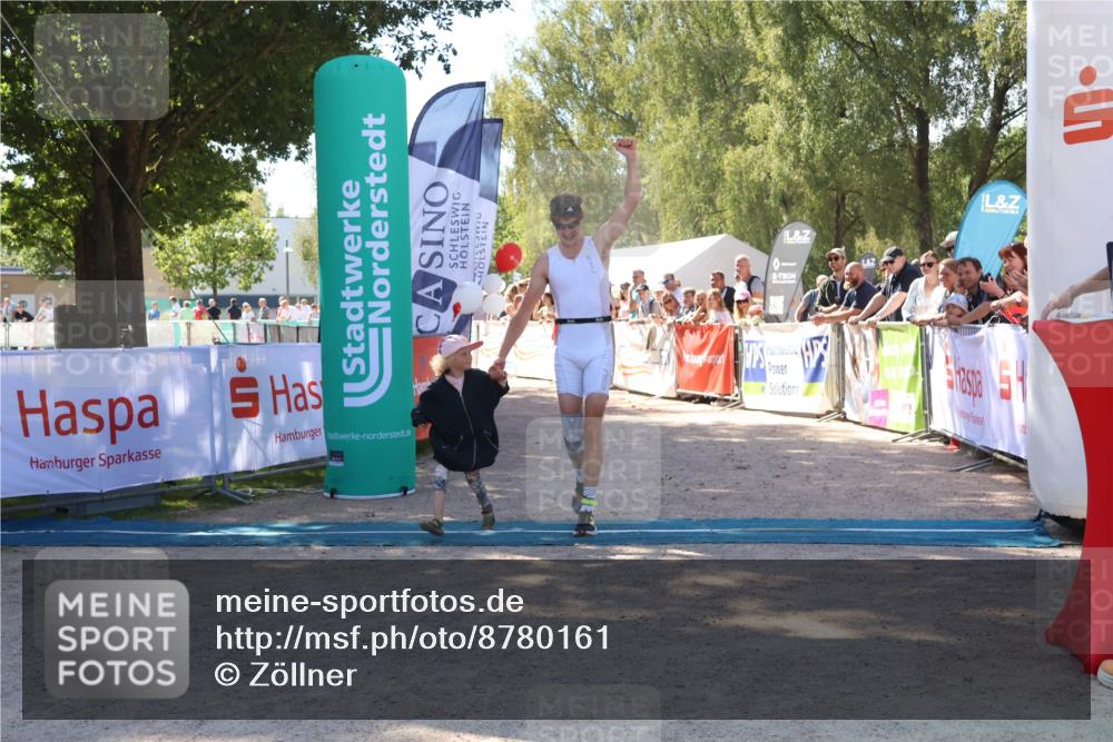 07.09.2025 - 19. Norderstedt Triathlon Zöllner http://msf.ph/oto/8780161 07.09.2025 12:47:14 Ziel 697 meine-sportfotos.de