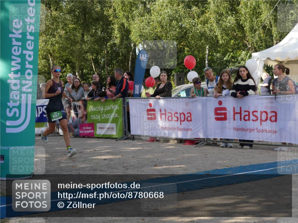 07.09.2025 - 19. Norderstedt Triathlon Zöllner http://msf.ph/oto/8780668 07.09.2025 10:54:45 Ziel 657, 1131 meine-sportfotos.de