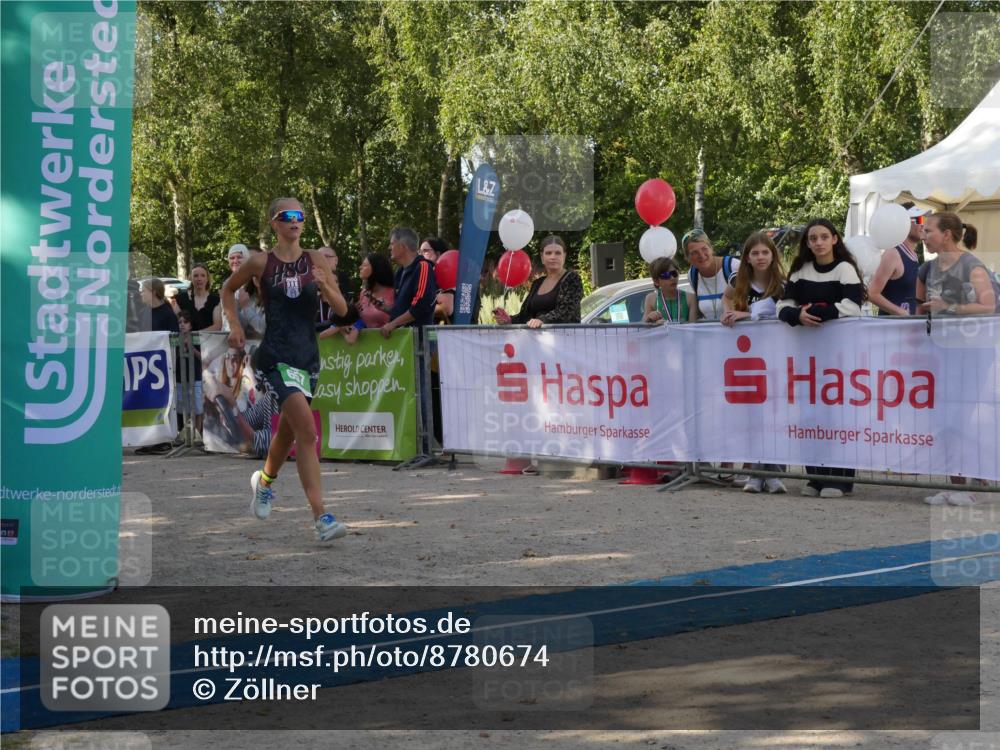 07.09.2025 - 19. Norderstedt Triathlon Zöllner http://msf.ph/oto/8780674 07.09.2025 10:54:45 Ziel 657, 1131 meine-sportfotos.de