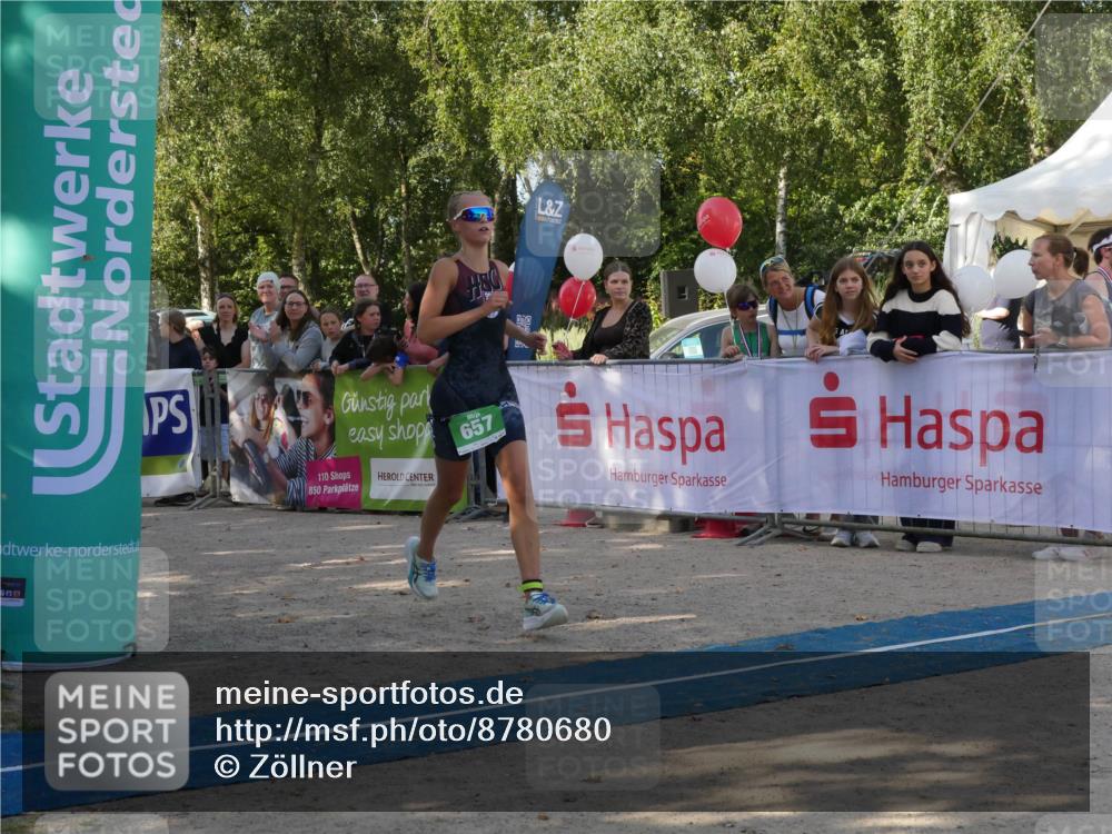 07.09.2025 - 19. Norderstedt Triathlon Zöllner http://msf.ph/oto/8780680 07.09.2025 10:54:46 Ziel 657, 1131 meine-sportfotos.de