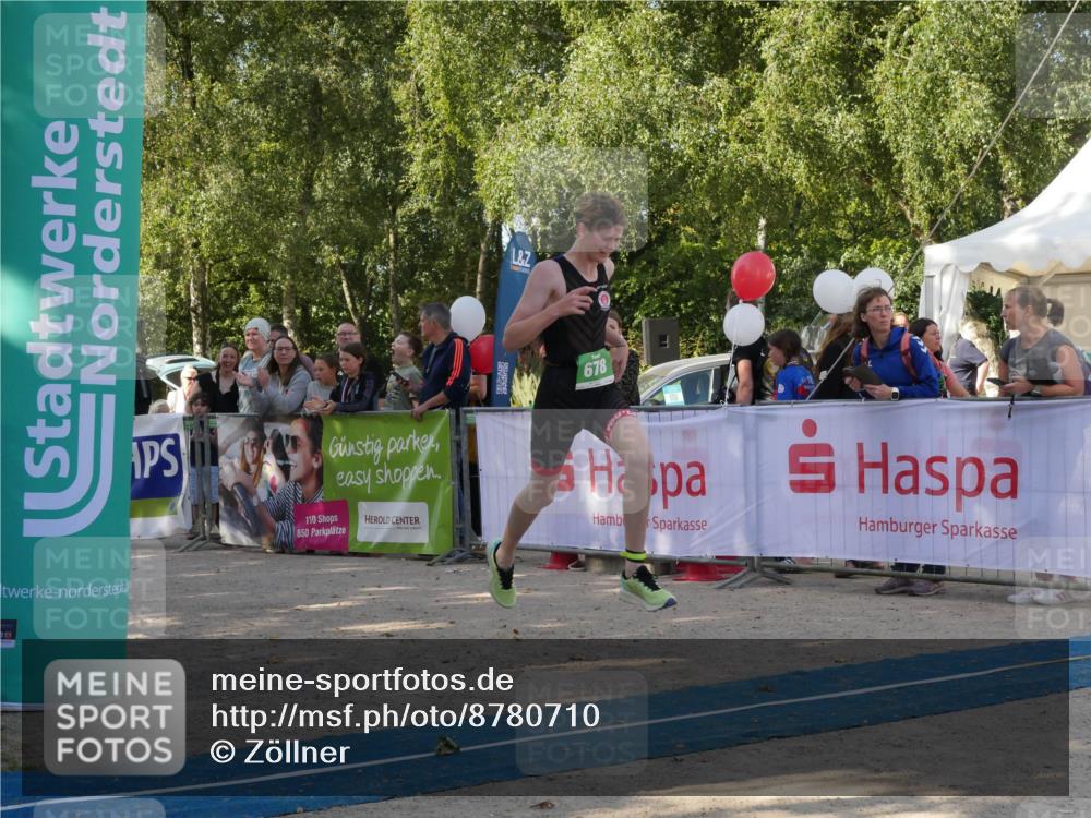 07.09.2025 - 19. Norderstedt Triathlon Zöllner http://msf.ph/oto/8780710 07.09.2025 10:55:08 Ziel 678, 1137, 1143 meine-sportfotos.de