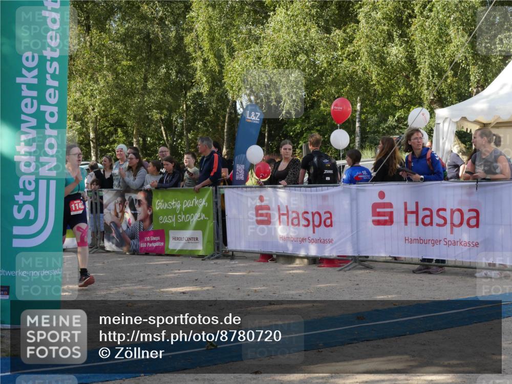 07.09.2025 - 19. Norderstedt Triathlon Zöllner http://msf.ph/oto/8780720 07.09.2025 10:55:09 Ziel 678, 1137, 1143 meine-sportfotos.de