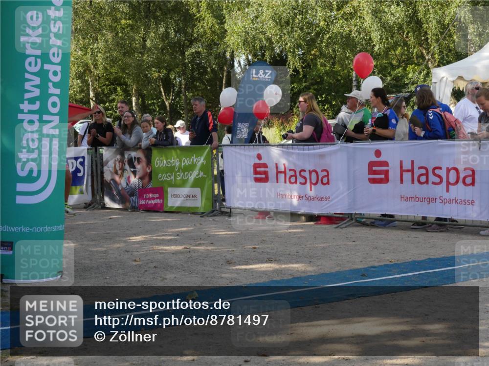 07.09.2025 - 19. Norderstedt Triathlon Zöllner http://msf.ph/oto/8781497 07.09.2025 10:58:15 Ziel 60, 108, 115, 638, 670 meine-sportfotos.de