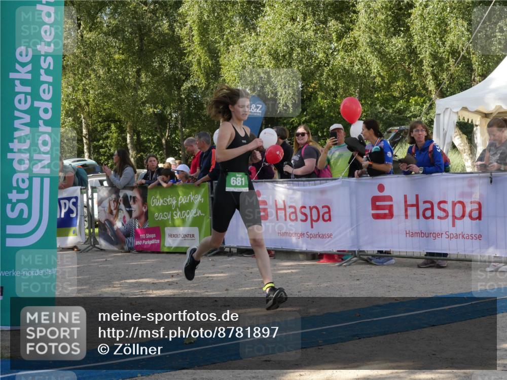 07.09.2025 - 19. Norderstedt Triathlon Zöllner http://msf.ph/oto/8781897 07.09.2025 11:00:21 Ziel 61, 681, 683, 691 meine-sportfotos.de