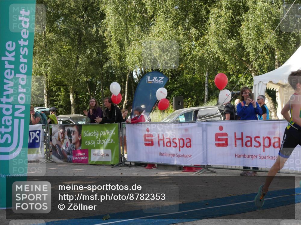 07.09.2025 - 19. Norderstedt Triathlon Zöllner http://msf.ph/oto/8782353 07.09.2025 11:03:09 Ziel 56, 66, 124 meine-sportfotos.de