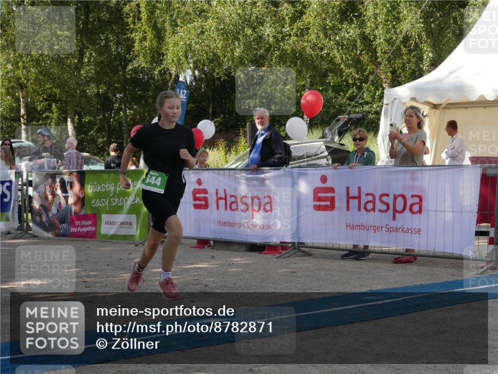 07.09.2025 - 19. Norderstedt Triathlon Zöllner http://msf.ph/oto/8782871 07.09.2025 11:13:47 Ziel 644 meine-sportfotos.de