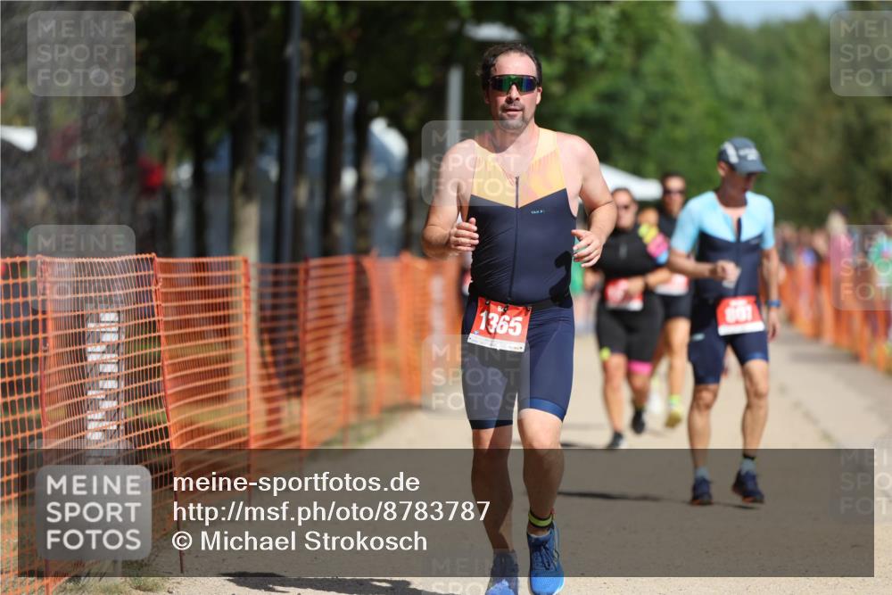 07.09.2025 - 19. Norderstedt Triathlon Michael Strokosch http://msf.ph/oto/8783787 07.09.2025 12:15:25 Laufen 807, 1253, 1301, 1315, 1358, 1365 meine-sportfotos.de