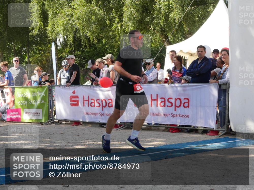 07.09.2025 - 19. Norderstedt Triathlon Zöllner http://msf.ph/oto/8784973 07.09.2025 12:30:44 Ziel 252 meine-sportfotos.de