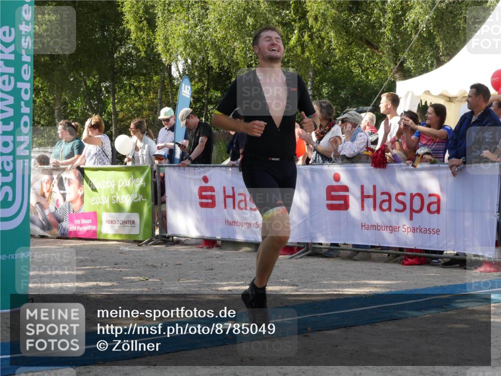 07.09.2025 - 19. Norderstedt Triathlon Zöllner http://msf.ph/oto/8785049 07.09.2025 12:33:41 Ziel 801, 1223 meine-sportfotos.de
