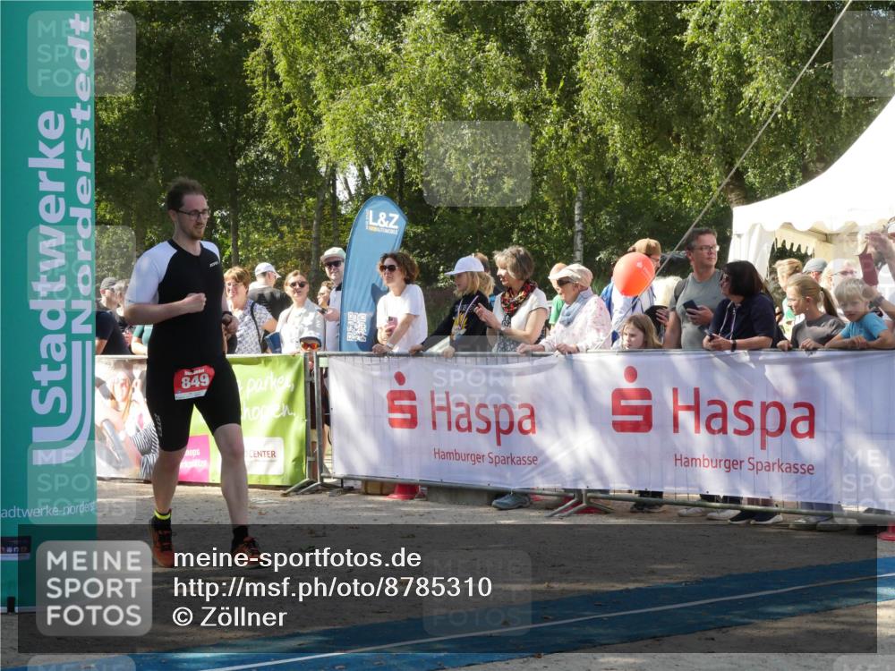 07.09.2025 - 19. Norderstedt Triathlon Zöllner http://msf.ph/oto/8785310 07.09.2025 12:39:43 Ziel 826, 849 meine-sportfotos.de