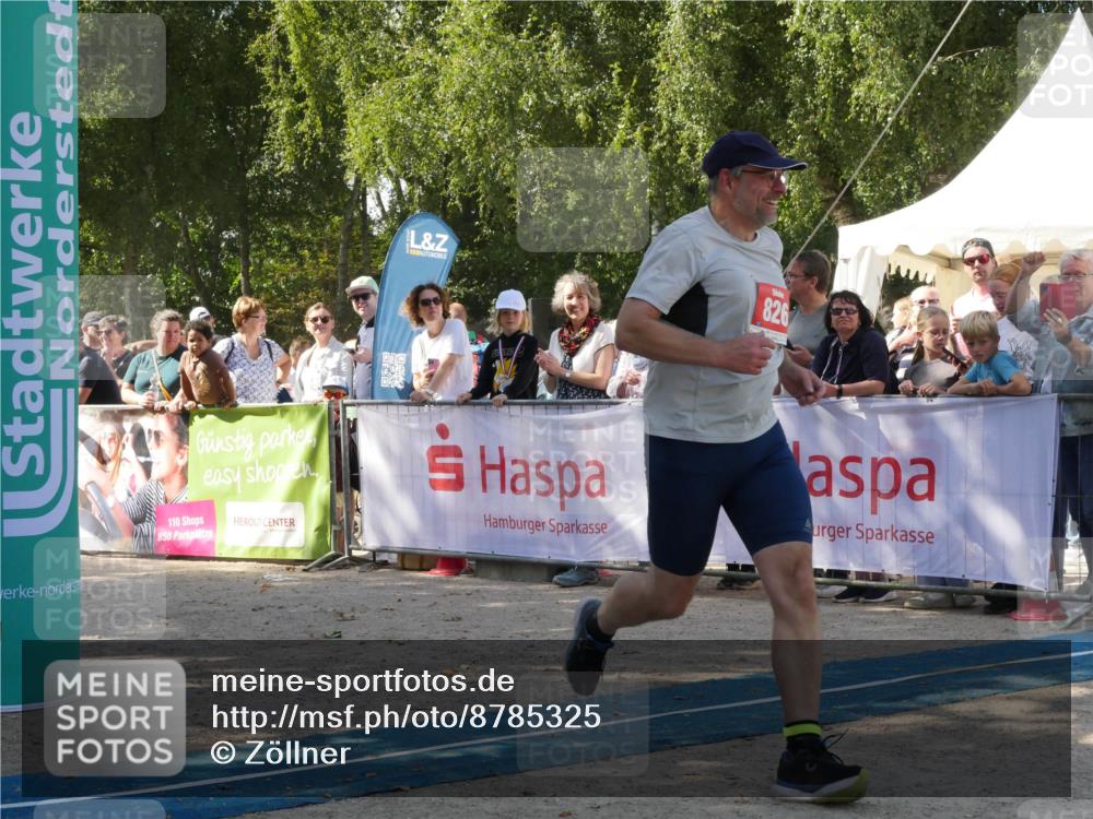07.09.2025 - 19. Norderstedt Triathlon Zöllner http://msf.ph/oto/8785325 07.09.2025 12:39:45 Ziel 826, 849 meine-sportfotos.de