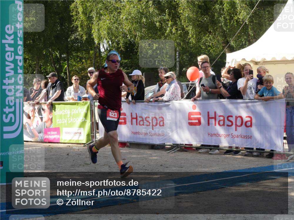 07.09.2025 - 19. Norderstedt Triathlon Zöllner http://msf.ph/oto/8785422 07.09.2025 12:42:06 Ziel 287, 823, 846 meine-sportfotos.de