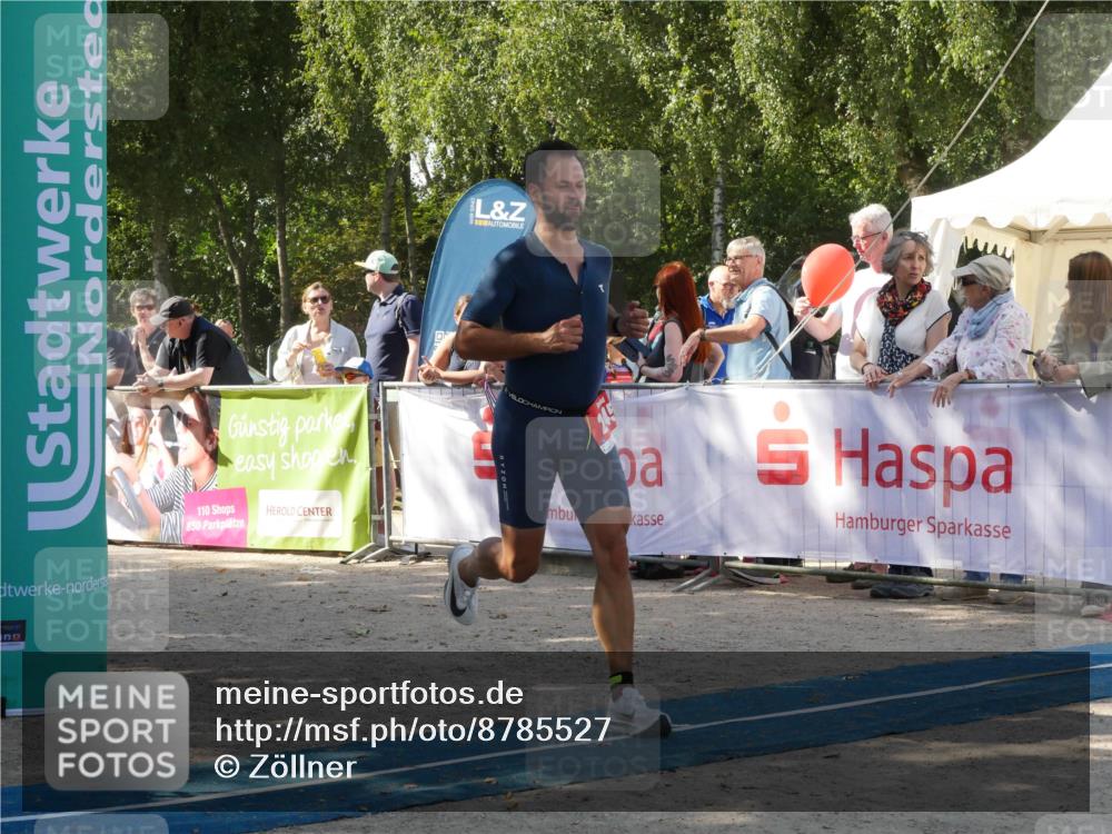 07.09.2025 - 19. Norderstedt Triathlon Zöllner http://msf.ph/oto/8785527 07.09.2025 12:46:15 Ziel 245 meine-sportfotos.de