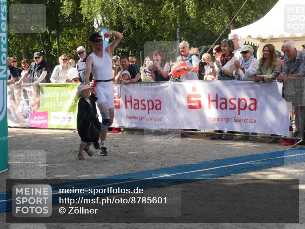 07.09.2025 - 19. Norderstedt Triathlon Zöllner http://msf.ph/oto/8785601 07.09.2025 12:47:14 Ziel 697 meine-sportfotos.de