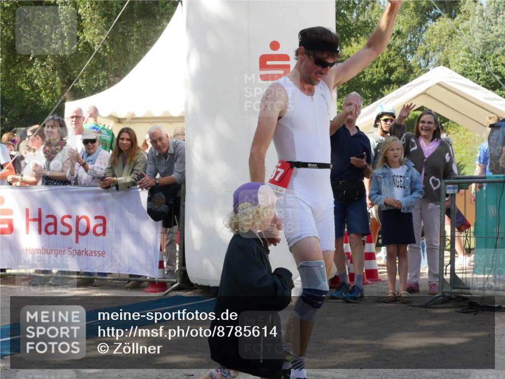 07.09.2025 - 19. Norderstedt Triathlon Zöllner http://msf.ph/oto/8785614 07.09.2025 12:47:17 Ziel 697 meine-sportfotos.de