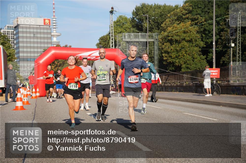07.09.2025 - BARMER Alsterlauf Yannick Fuchs http://msf.ph/oto/8790419 07.09.2025 09:40:58 Laufen 5110, 2240, 6244, 606, 76 meine-sportfotos.de