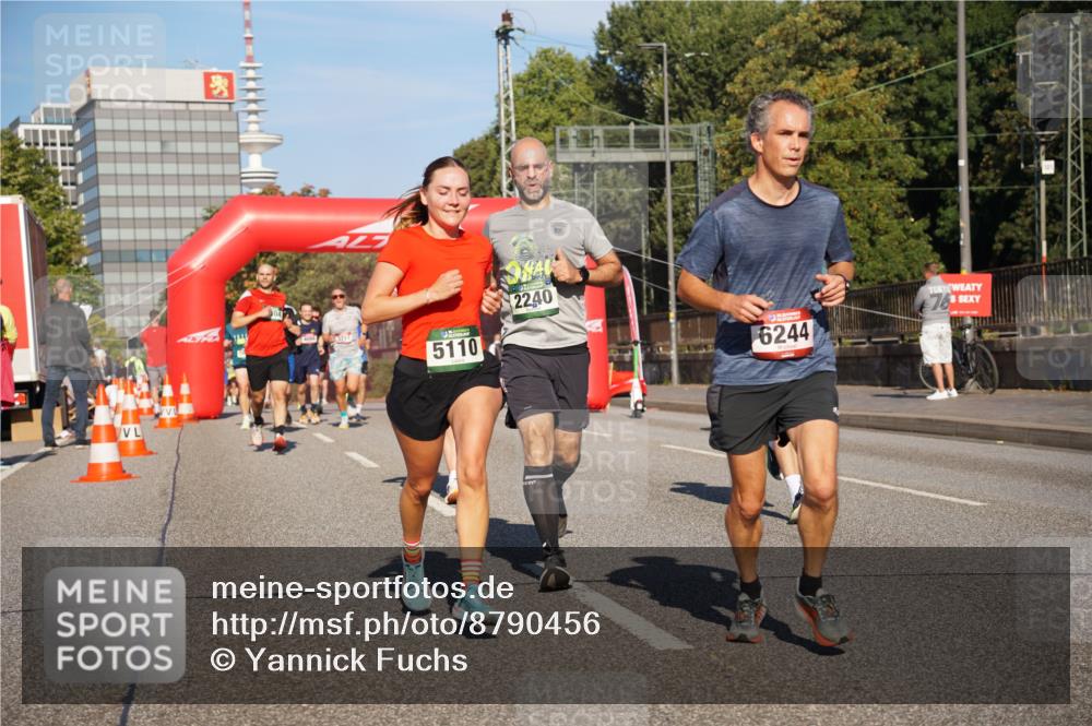 07.09.2025 - BARMER Alsterlauf Yannick Fuchs http://msf.ph/oto/8790456 07.09.2025 09:40:59 Laufen 5110, 2240, 19, 6244, 76 meine-sportfotos.de