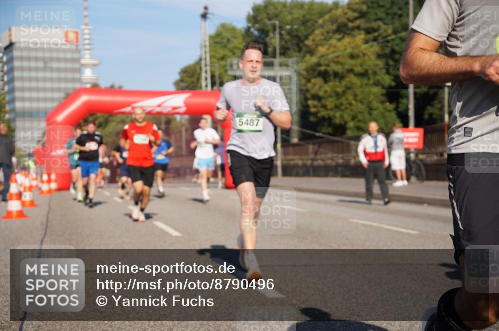 07.09.2025 - BARMER Alsterlauf Yannick Fuchs http://msf.ph/oto/8790496 07.09.2025 09:41:01 Laufen 5487 meine-sportfotos.de