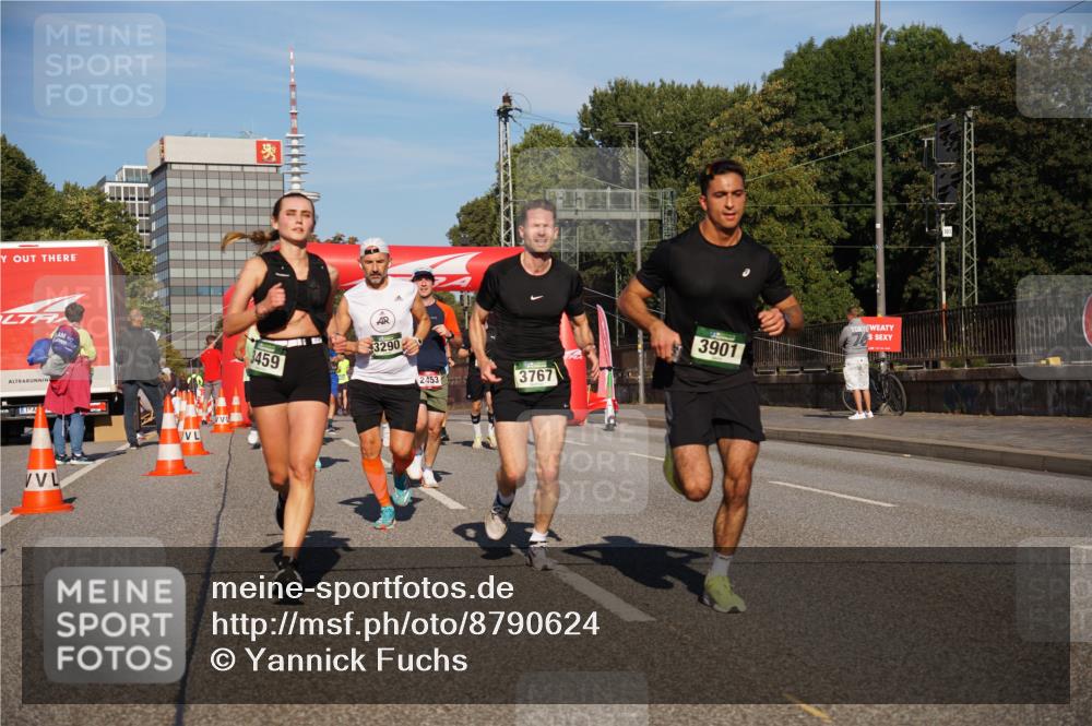07.09.2025 - BARMER Alsterlauf Yannick Fuchs http://msf.ph/oto/8790624 07.09.2025 09:41:08 Laufen 3459, 3290, 2453, 3767, 3901, 76 meine-sportfotos.de