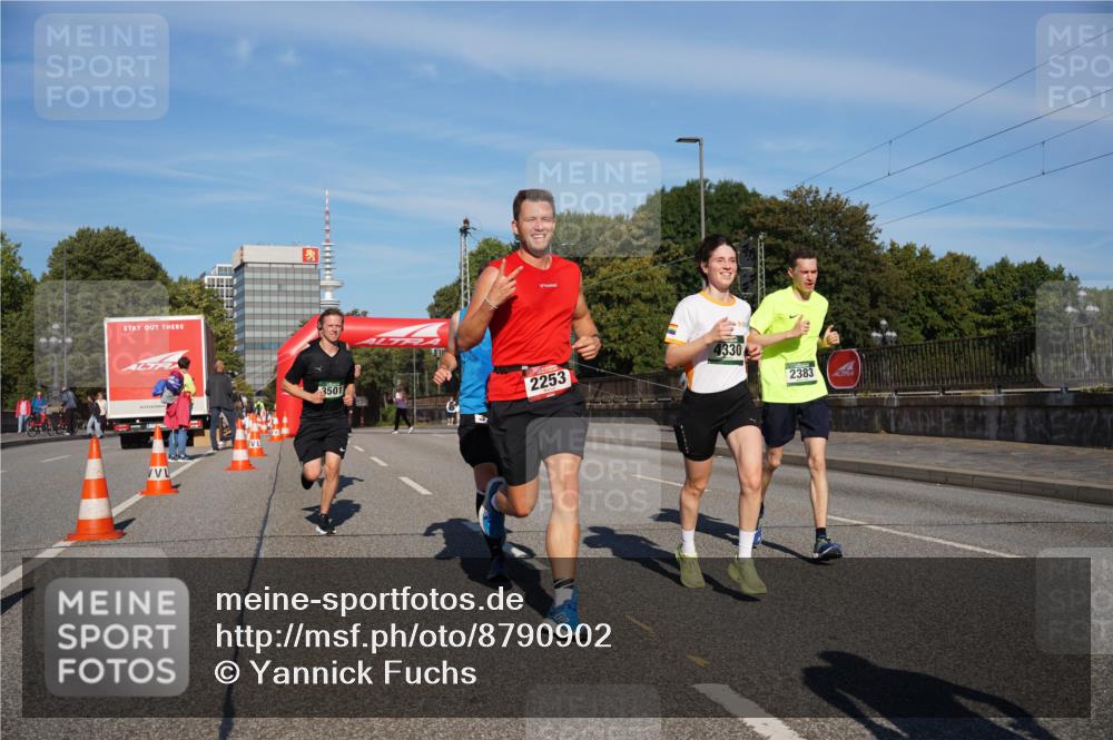 07.09.2025 - BARMER Alsterlauf Yannick Fuchs http://msf.ph/oto/8790902 07.09.2025 09:41:21 Laufen 50, 3501, 2253, 4330, 2383, 77 meine-sportfotos.de