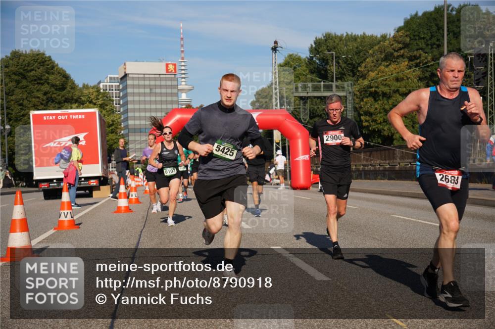 07.09.2025 - BARMER Alsterlauf Yannick Fuchs http://msf.ph/oto/8790918 07.09.2025 09:43:24 Laufen 6107, 5425, 2900, 9, 2683 meine-sportfotos.de