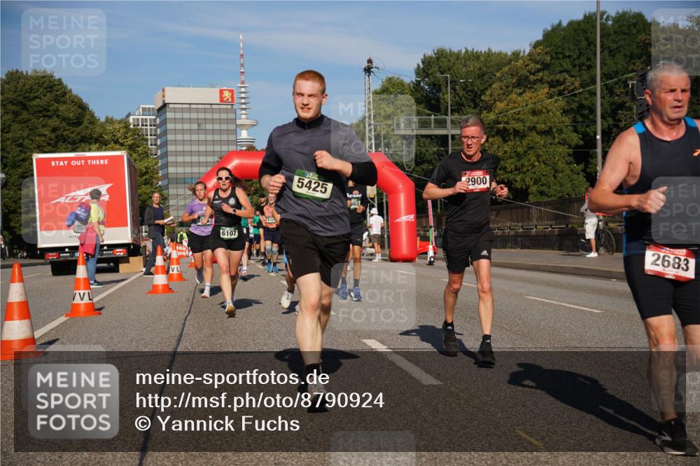 07.09.2025 - BARMER Alsterlauf Yannick Fuchs http://msf.ph/oto/8790924 07.09.2025 09:43:24 Laufen 6107, 6162, 5425, 663, 2900, 2683 meine-sportfotos.de