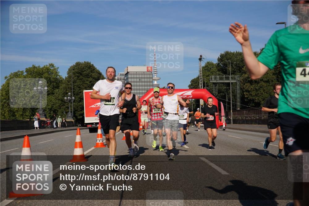07.09.2025 - BARMER Alsterlauf Yannick Fuchs http://msf.ph/oto/8791104 07.09.2025 09:43:33 Laufen 3, 4936, 4 meine-sportfotos.de