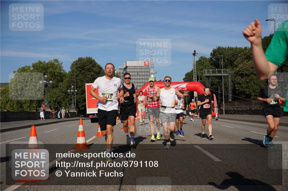 07.09.2025 - BARMER Alsterlauf Yannick Fuchs http://msf.ph/oto/8791108 07.09.2025 09:43:33 Laufen 443, 49, 749, 4895, 2836 meine-sportfotos.de