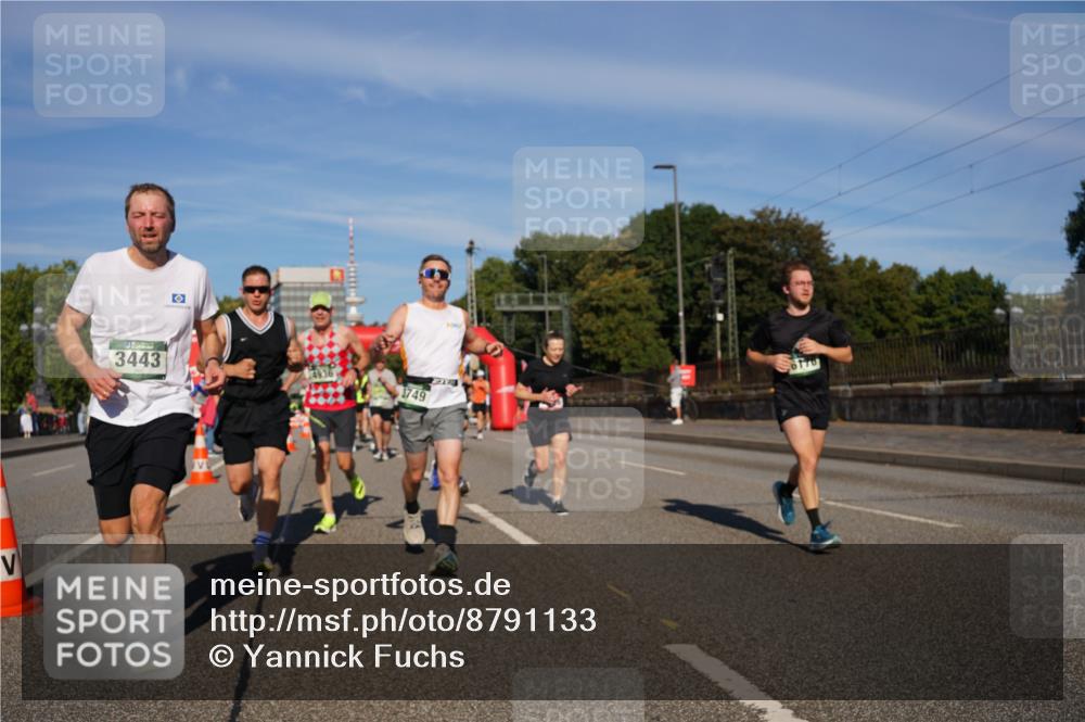 07.09.2025 - BARMER Alsterlauf Yannick Fuchs http://msf.ph/oto/8791133 07.09.2025 09:43:34 Laufen 3443, 1749 meine-sportfotos.de