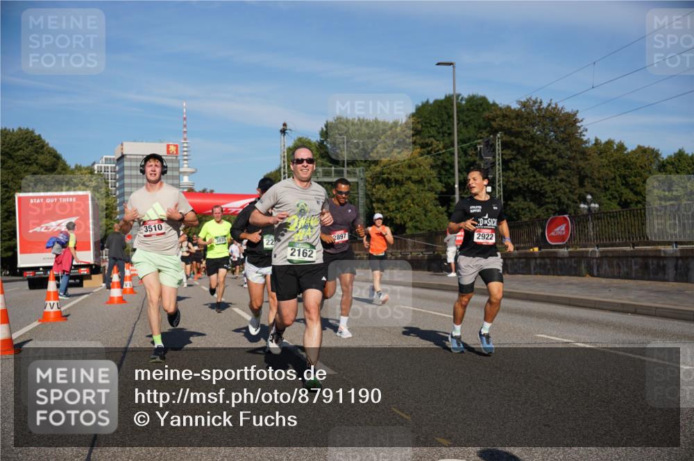 07.09.2025 - BARMER Alsterlauf Yannick Fuchs http://msf.ph/oto/8791190 07.09.2025 09:43:37 Laufen 3510, 3835, 22, 2162, 2897, 2922 meine-sportfotos.de