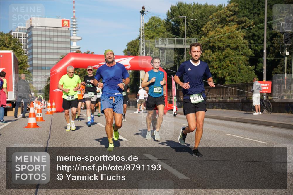 07.09.2025 - BARMER Alsterlauf Yannick Fuchs http://msf.ph/oto/8791193 07.09.2025 09:41:38 Laufen 2790, 281, 4349, 5725, 4511 meine-sportfotos.de