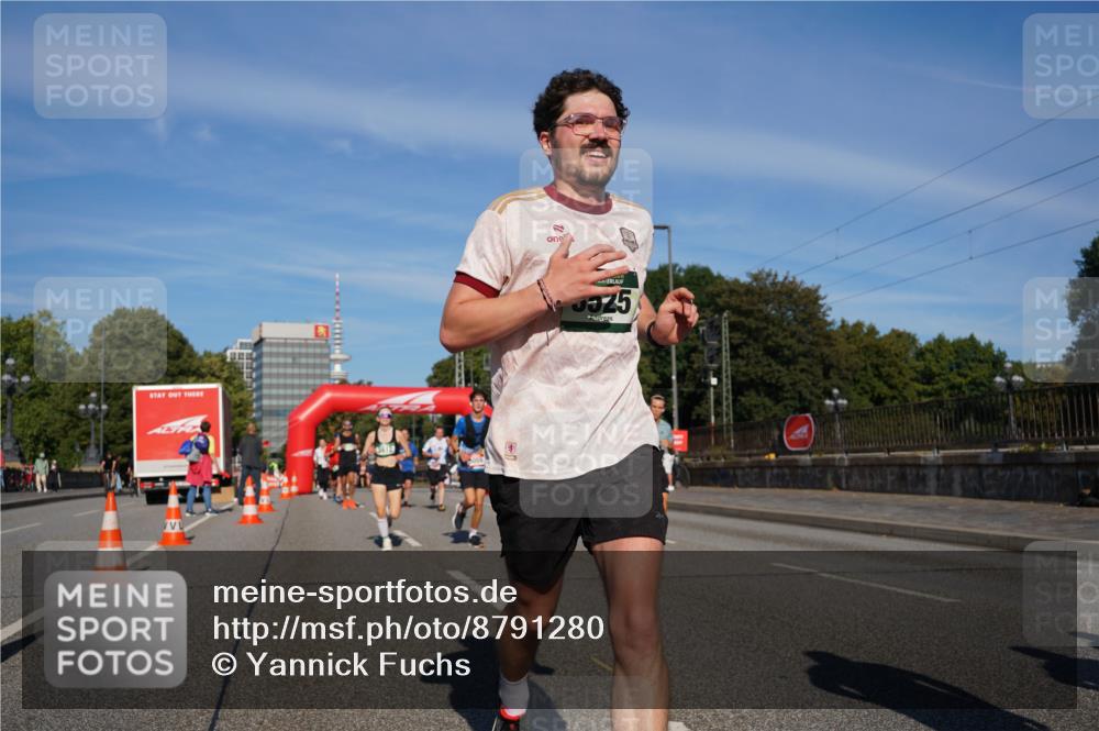 07.09.2025 - BARMER Alsterlauf Yannick Fuchs http://msf.ph/oto/8791280 07.09.2025 09:43:42 Laufen 1 meine-sportfotos.de