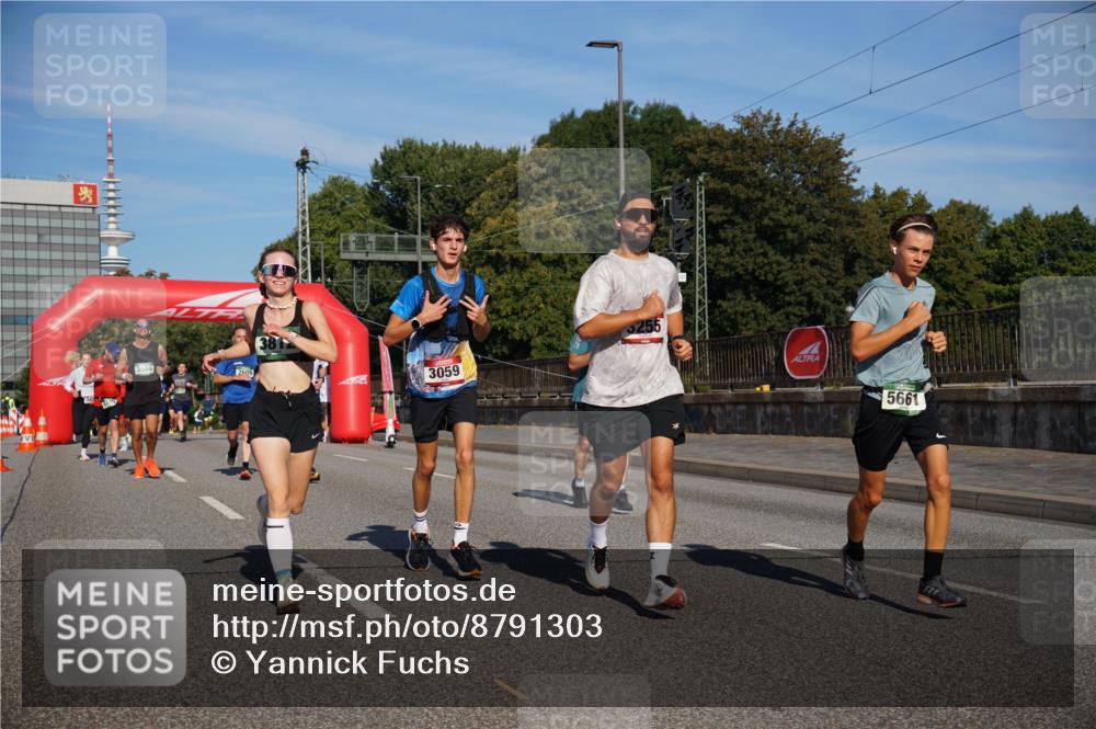 07.09.2025 - BARMER Alsterlauf Yannick Fuchs http://msf.ph/oto/8791303 07.09.2025 09:43:43 Laufen 110, 3546, 3059, 5661 meine-sportfotos.de