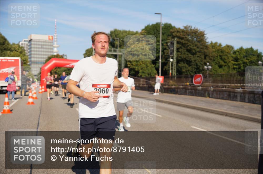 07.09.2025 - BARMER Alsterlauf Yannick Fuchs http://msf.ph/oto/8791405 07.09.2025 09:41:46 Laufen 2960 meine-sportfotos.de