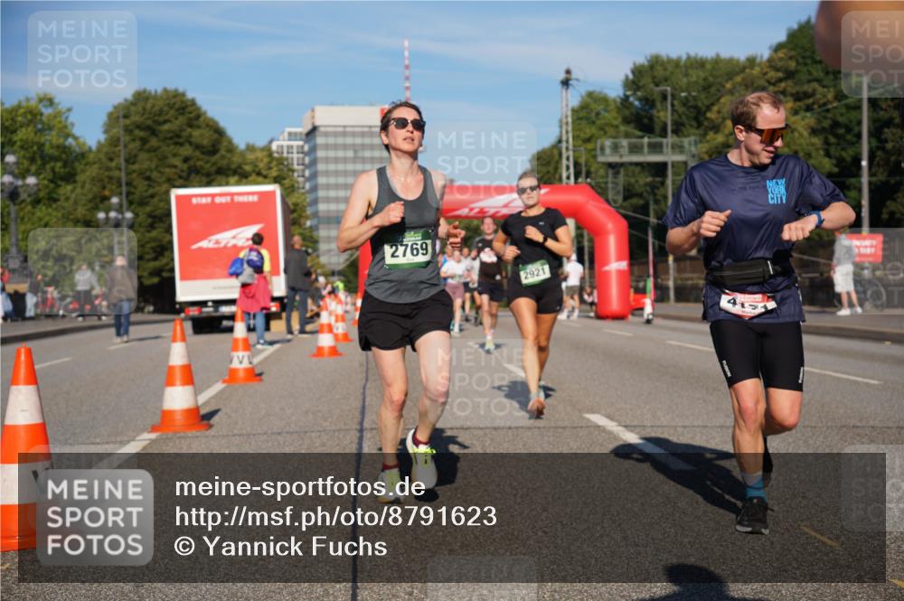 07.09.2025 - BARMER Alsterlauf Yannick Fuchs http://msf.ph/oto/8791623 07.09.2025 09:41:53 Laufen 2769, 2921, 41 meine-sportfotos.de