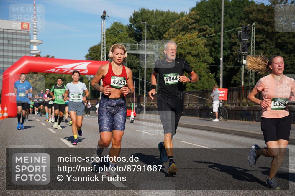 07.09.2025 - BARMER Alsterlauf Yannick Fuchs http://msf.ph/oto/8791667 07.09.2025 09:44:00 Laufen 5710, 5925, 5858, 4944, 4223, 5358 meine-sportfotos.de