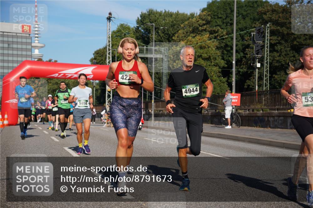 07.09.2025 - BARMER Alsterlauf Yannick Fuchs http://msf.ph/oto/8791673 07.09.2025 09:44:01 Laufen 5710, 5921, 5858, 422, 4944, 53 meine-sportfotos.de