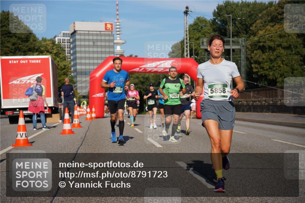 07.09.2025 - BARMER Alsterlauf Yannick Fuchs http://msf.ph/oto/8791723 07.09.2025 09:44:02 Laufen 5710, 5858, 5921, 92 meine-sportfotos.de