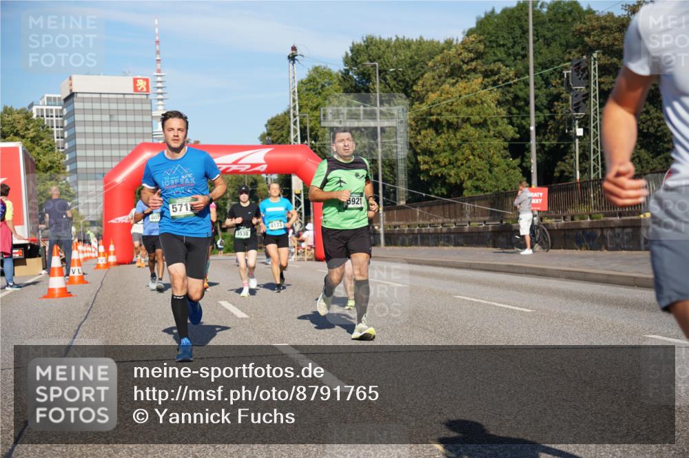 07.09.2025 - BARMER Alsterlauf Yannick Fuchs http://msf.ph/oto/8791765 07.09.2025 09:44:04 Laufen 807, 571, 3538, 4173, 5921 meine-sportfotos.de