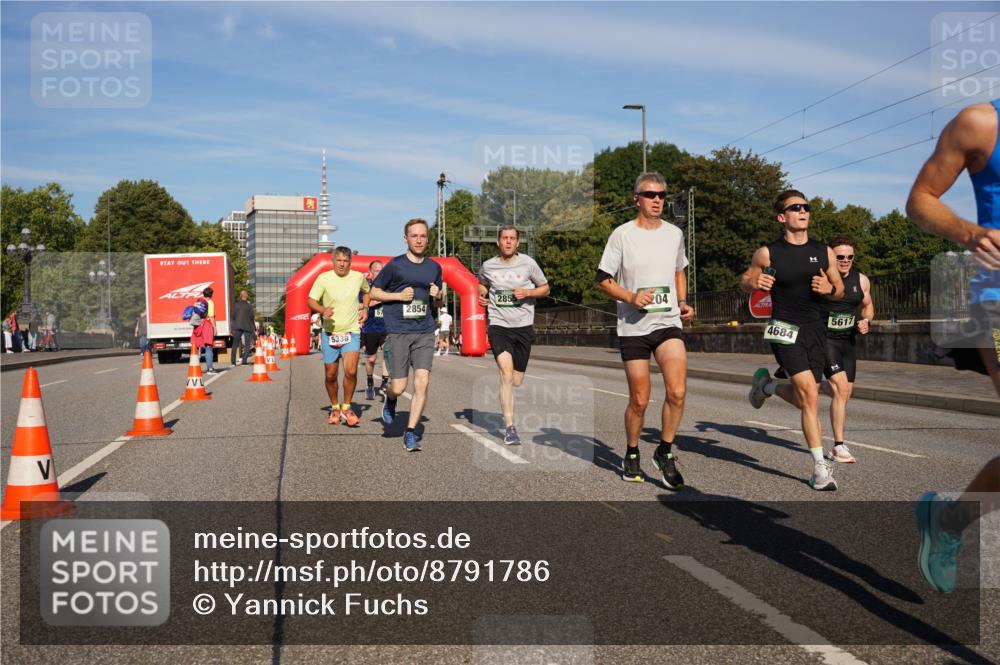 07.09.2025 - BARMER Alsterlauf Yannick Fuchs http://msf.ph/oto/8791786 07.09.2025 09:42:01 Laufen 285, 2204, 57, 2854, 5617, 5338, 4684 meine-sportfotos.de
